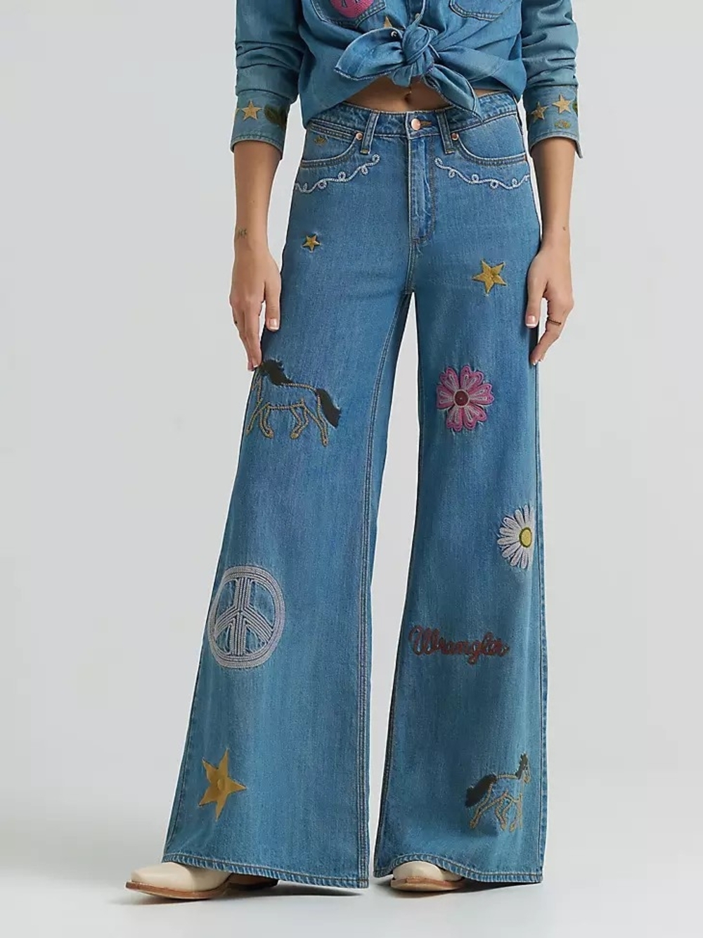 Wrangler NWT Blue Embroidered Wide-Leg Jeans Size 24